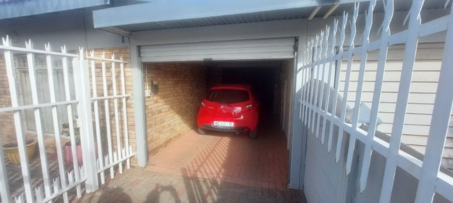 3 Bedroom Property for Sale in Flamingo Park Free State